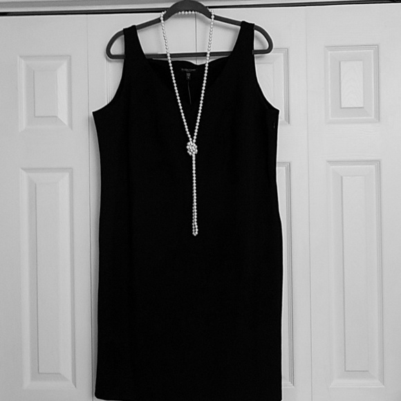 Eileen Fisher Dresses & Skirts - 🌹Eileen Fisher Simple black deep V Sheath dress